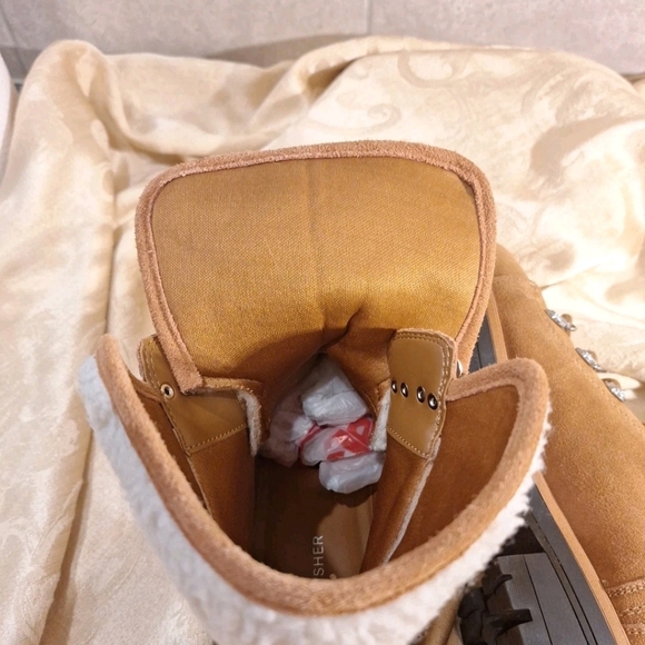 Marc Fisher Isabel Tan Suede Winter Boots Womans Size 9 Excellent Condition - Picture 9 of 11